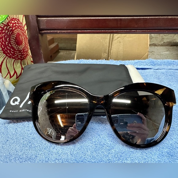 Quay Australia Accessories - Quay Australia Maiden Sunglasses Tort